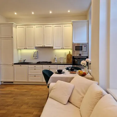 Lovely In Old Town Apartament